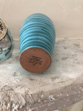 Petrizzelli blårandig keramikflaska | kallpressad olivolja Coratina i   | Skörd 2022